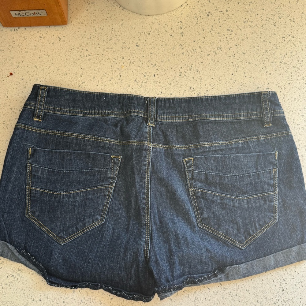 OTB Denim Shorts Size 9 Mid Rise Cuffed Dark Wash Stretch - Picture 3 of 5